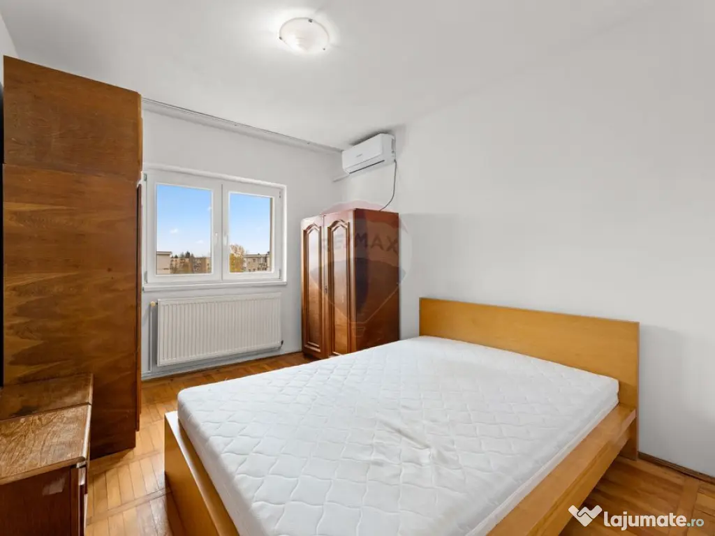 Apartament spațios cu 3 camere, de vânzare, în zona 30...
