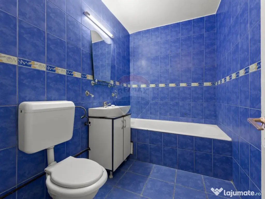 Apartament spațios cu 3 camere, de vânzare, în zona 30...