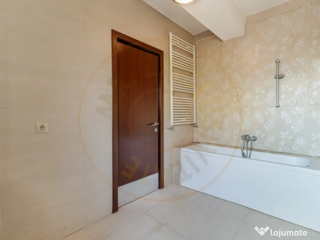 Apartament spațios în vilă – 217 mp utili, Tunari!