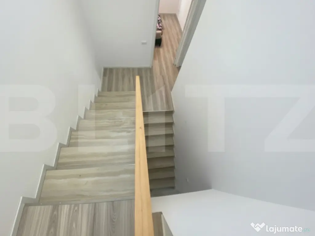 Casa pe calcan cu priveliste superba si compartimentare deos