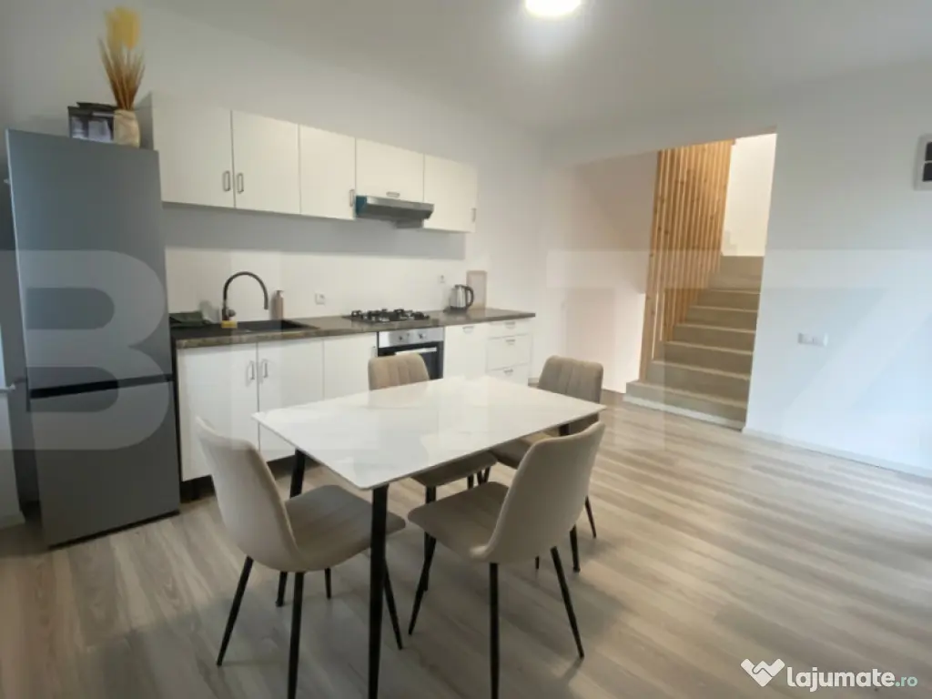 Casa pe calcan cu priveliste superba si compartimentare deos