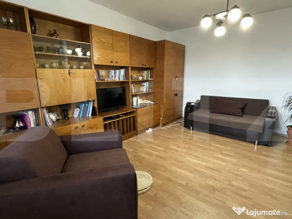 Apartament cu 3 camere decomandate