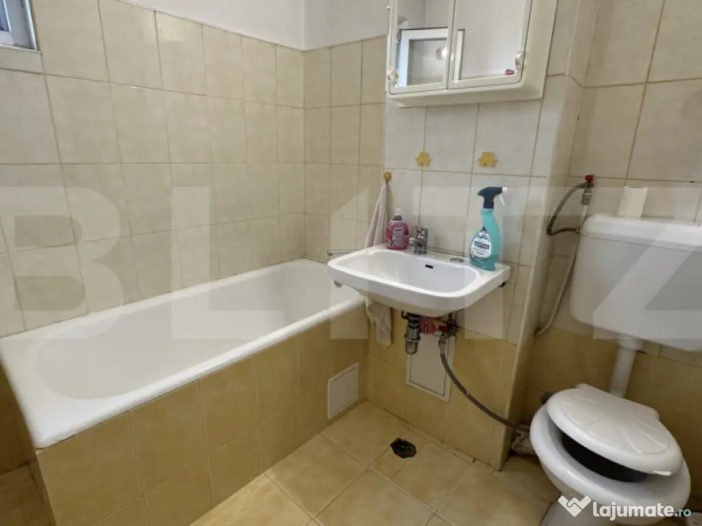 Apartament cu 3 camere decomandate