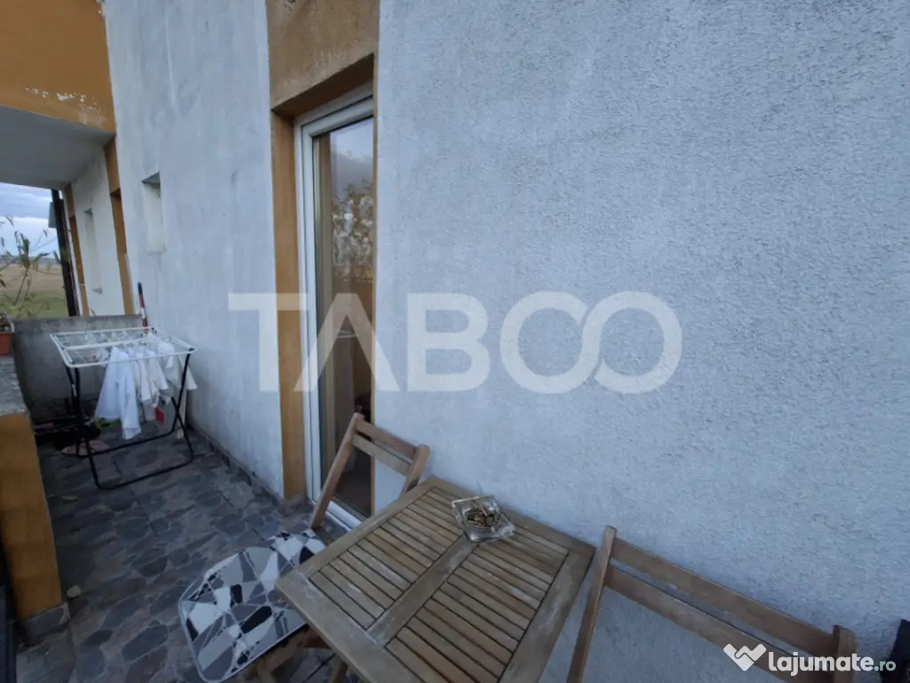 Apartament de vanzare 2 camere cu balcon etajul 1