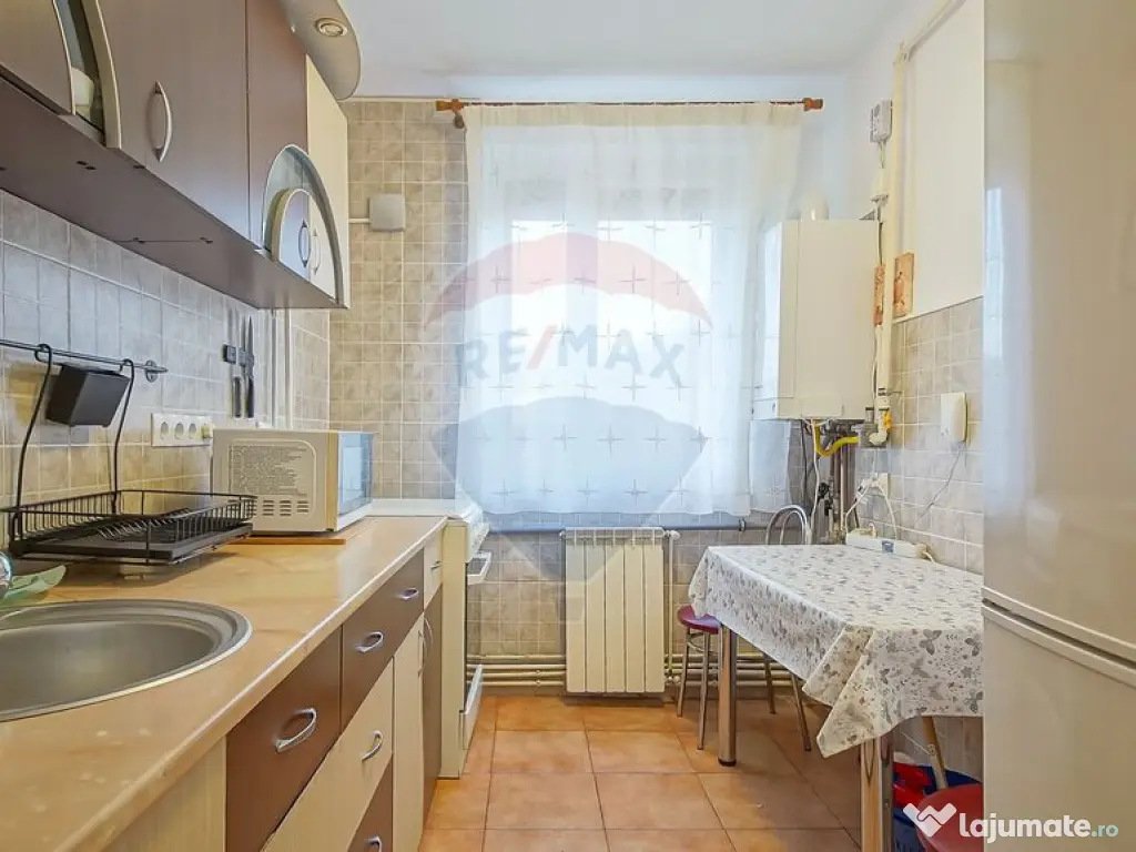 Apartament cu 3 camere de închiriat în zona Brasovul Vechi 