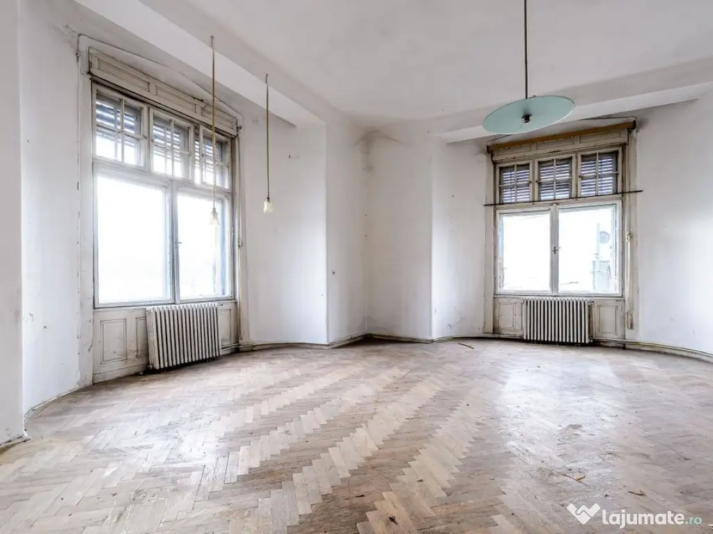 VÂNDUT! Apartament 4 camere, etaj 1, în Palatul Steiner... 