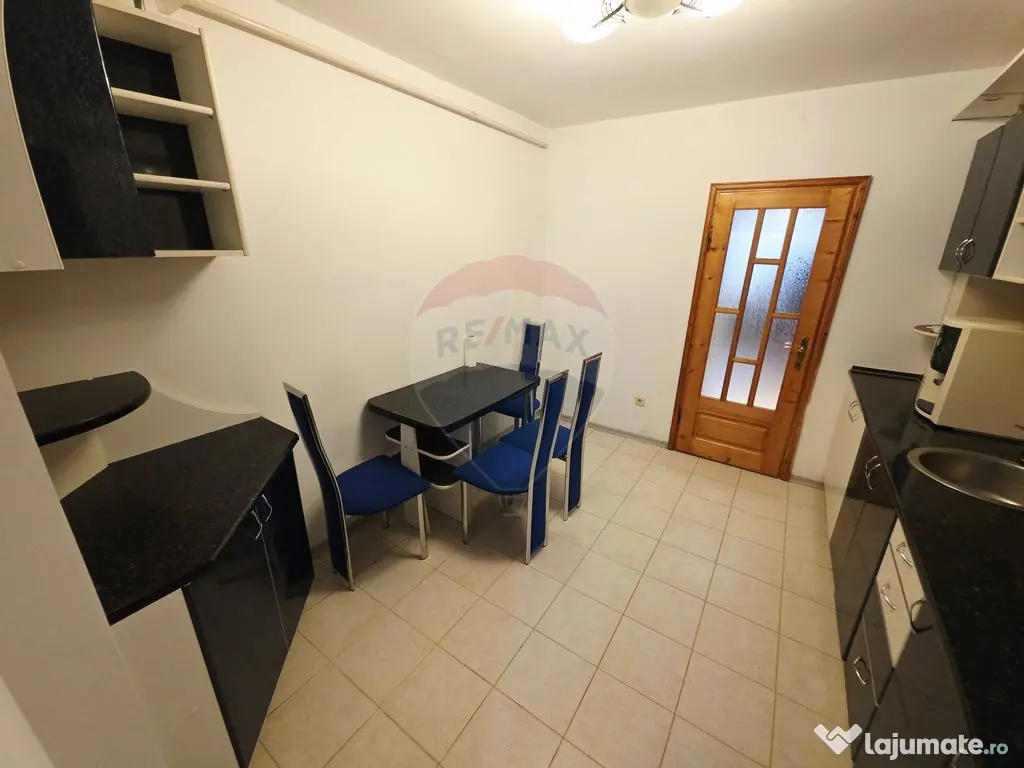 Apartament cu 4 camere de vânzare în zona Calea Romanului