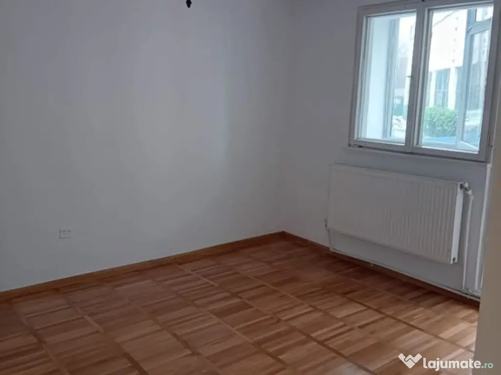 Apartament 2 camere – Port, etaj 1/4 – 3 balcoane, ce...