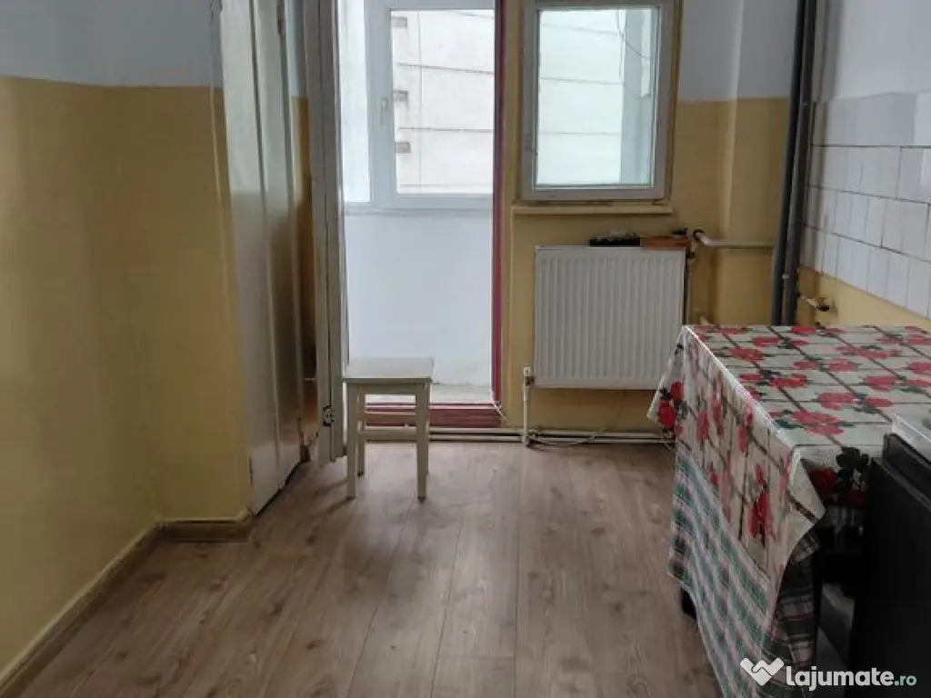 Apartament 2 camere – Port, etaj 1/4 – 3 balcoane, ce...