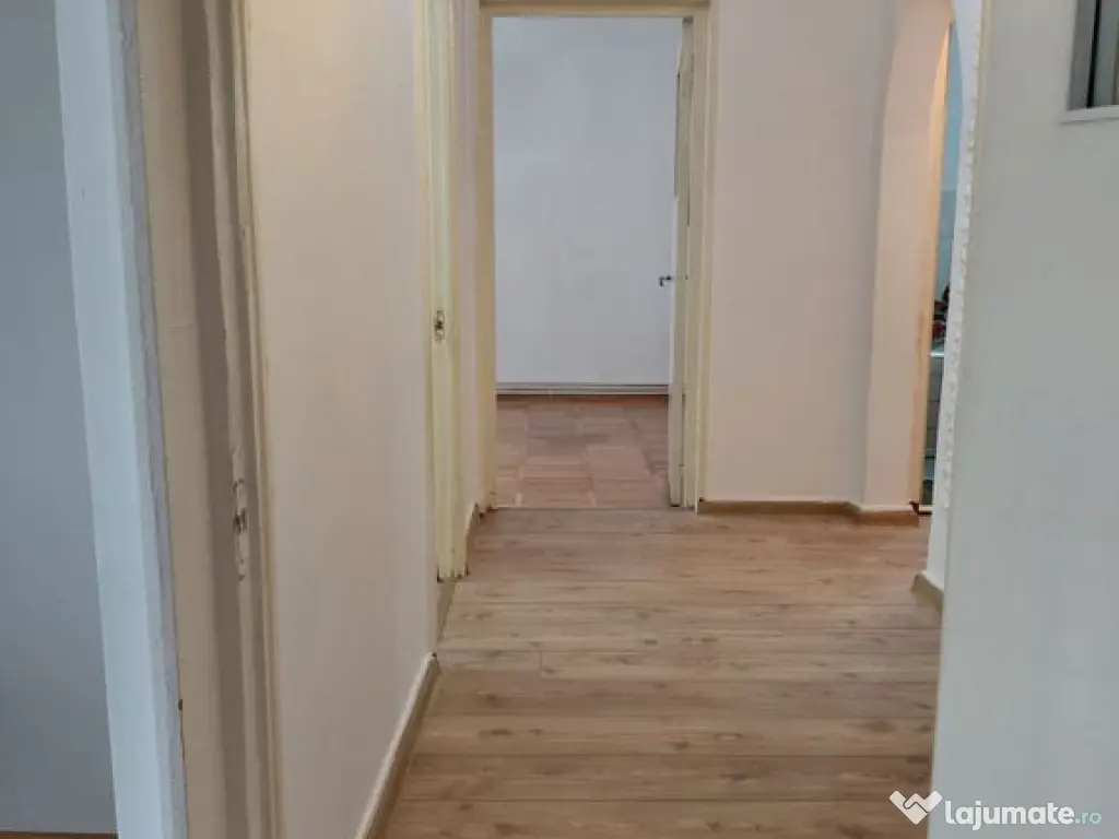 Apartament 2 camere – Port, etaj 1/4 – 3 balcoane, ce...