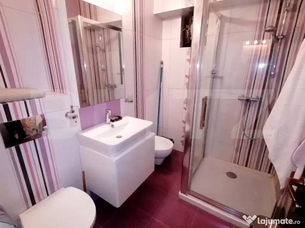 Apartament de 4 camere, 98 mp, centrala, aer conditionat, zo