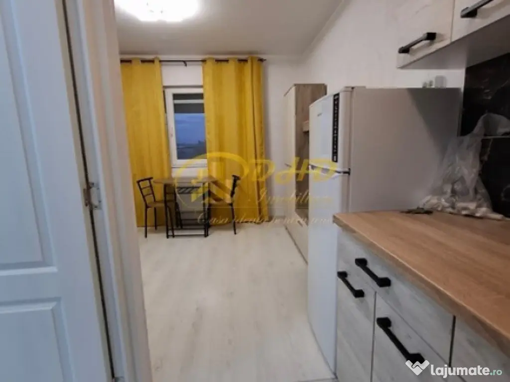 Cameră de cămin cu baie proprie,etaj 2,totul nou