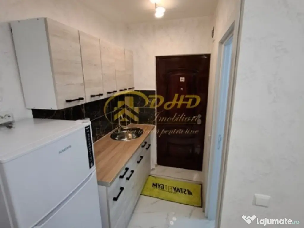 Cameră de cămin cu baie proprie,etaj 2,totul nou