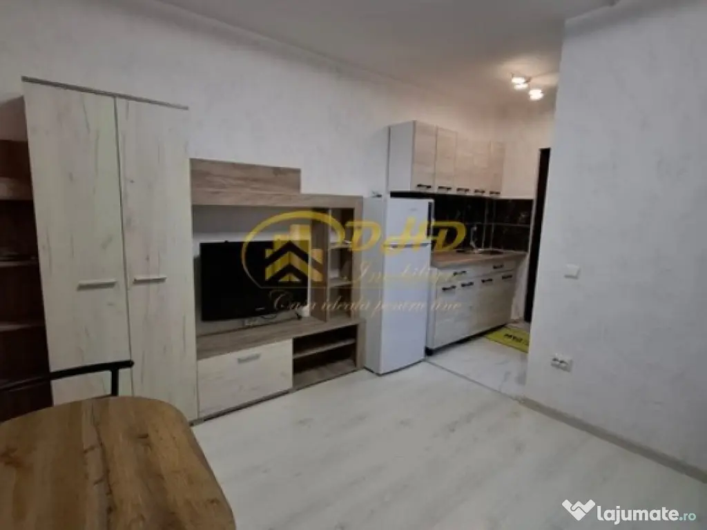 Cameră de cămin cu baie proprie,etaj 2,totul nou