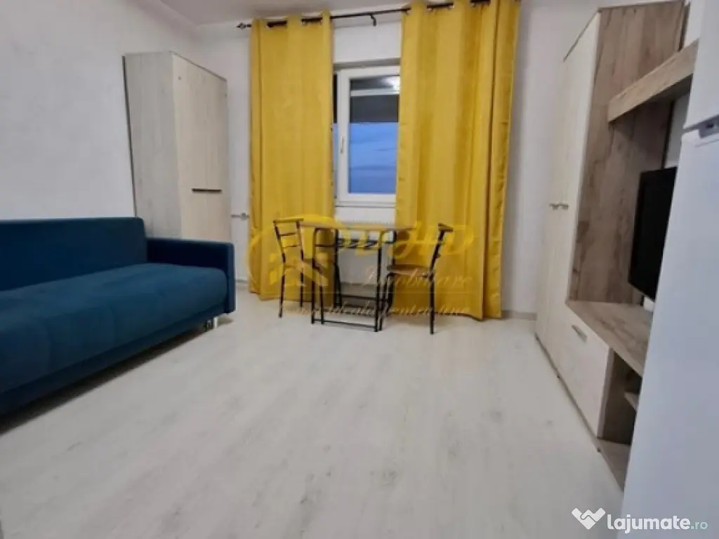 Cameră de cămin cu baie proprie,etaj 2,totul nou