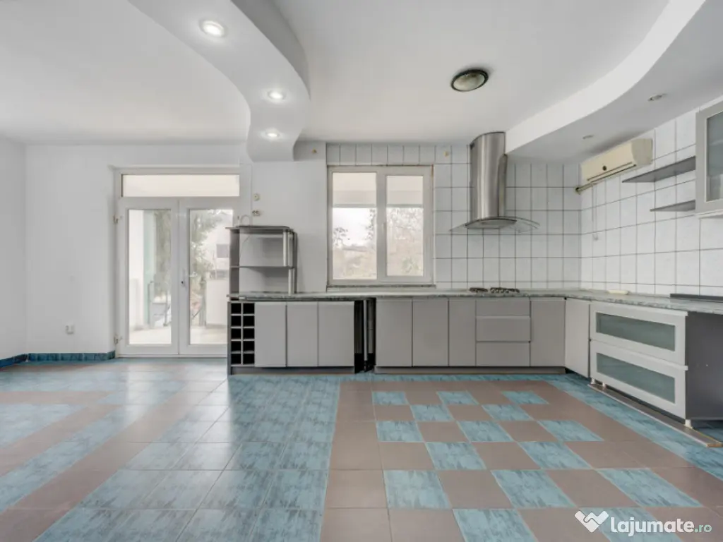 UVERTURII - CETATEA DE BALTA, VILA 436 MP UTILI, LOT 300 MP! 