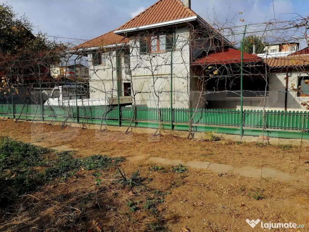 Casă cochetă cu grădină și garaj în Târgoviște