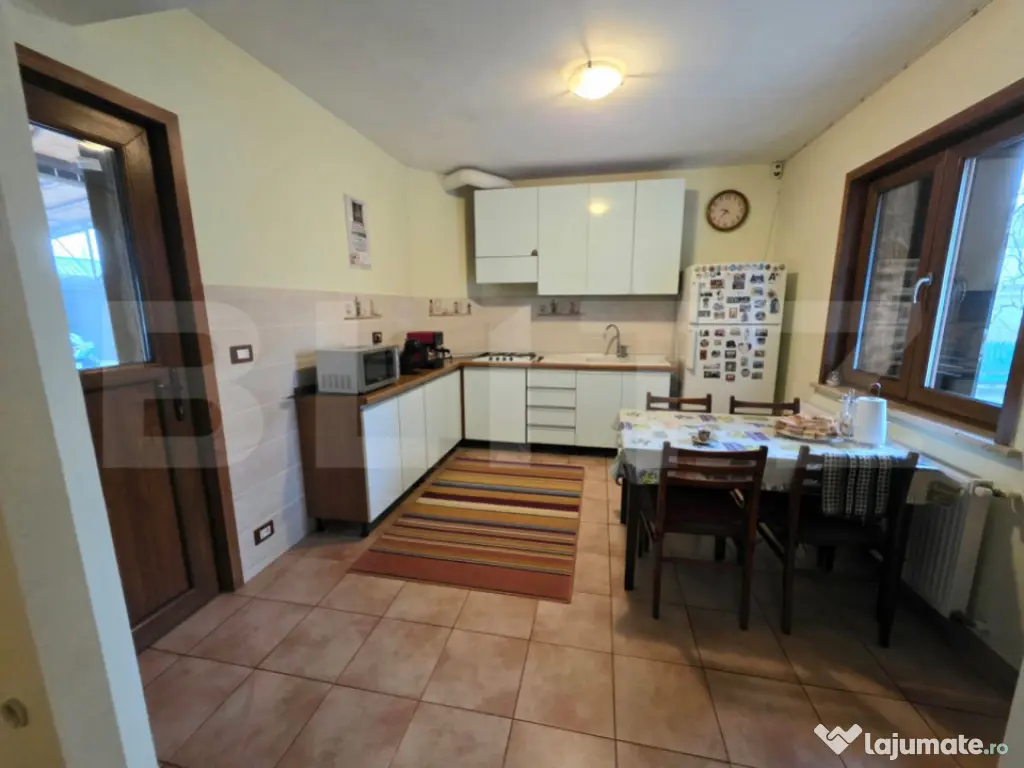 Casă cochetă cu grădină și garaj în Târgoviște