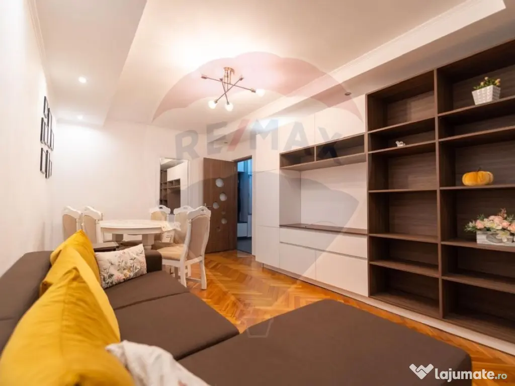 Apartament cu 3 camere de vânzare în zona Decebal 