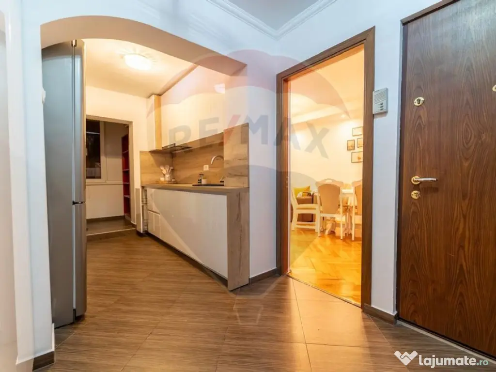 Apartament cu 3 camere de vânzare în zona Decebal 