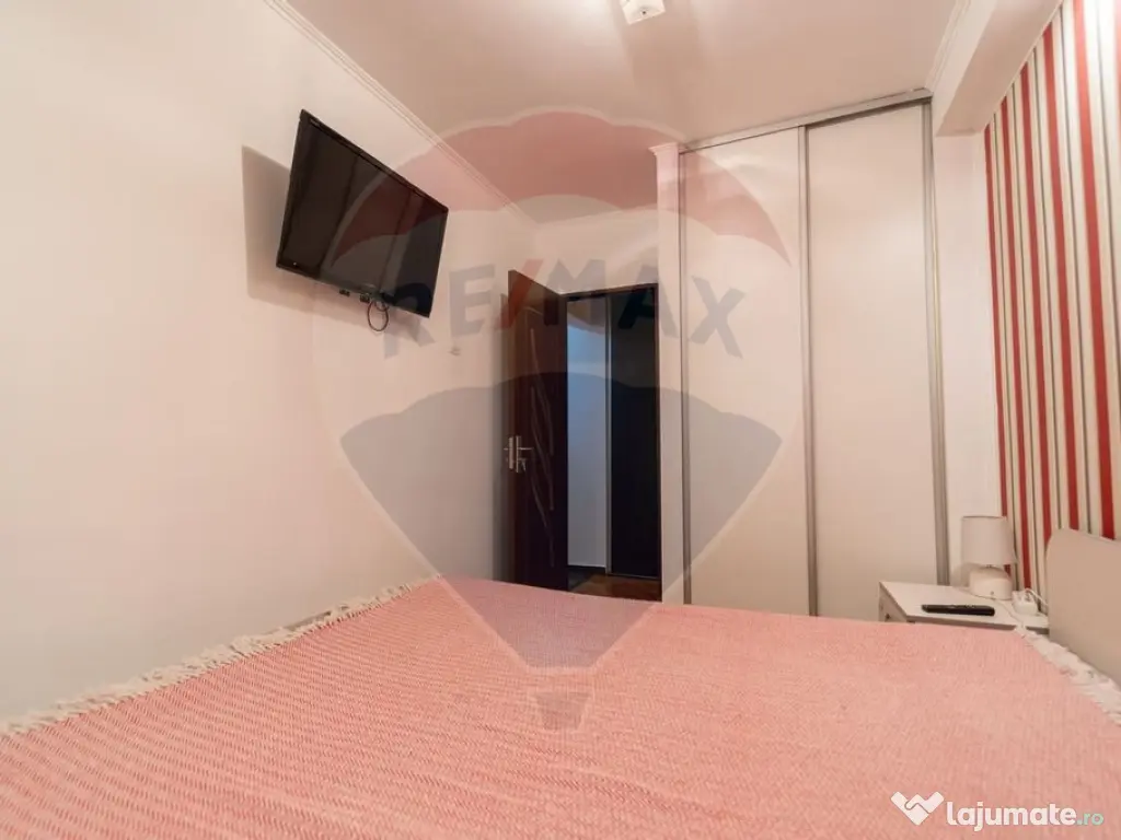 Apartament cu 3 camere de vânzare în zona Decebal 