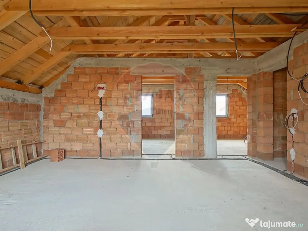 Casă Individuală 5 Camere în Tărlungeni – Zonă Cen... 