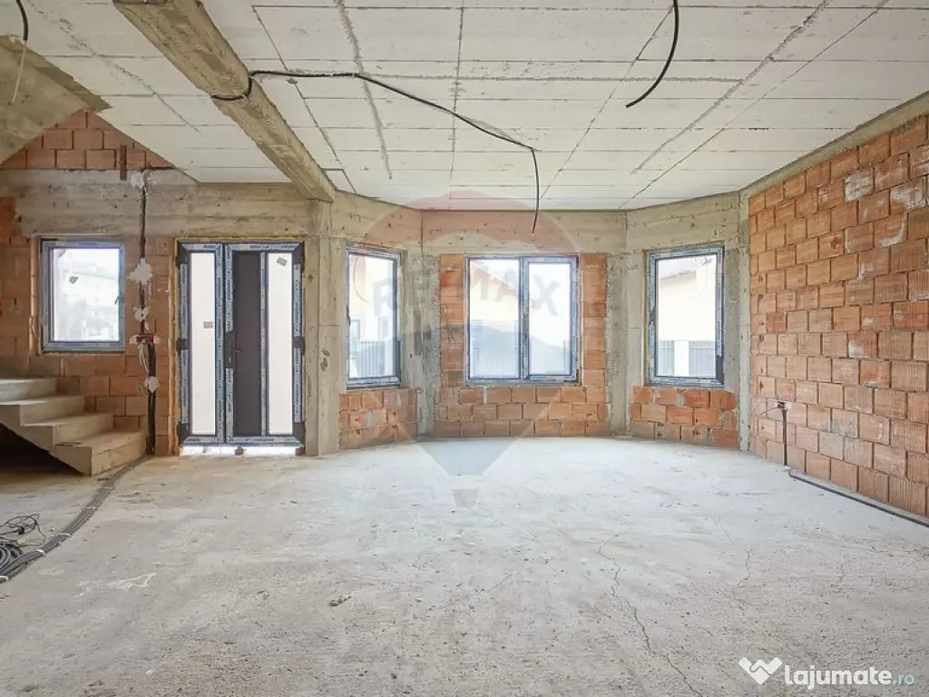 Casă Individuală 5 Camere în Tărlungeni – Zonă Cen... 