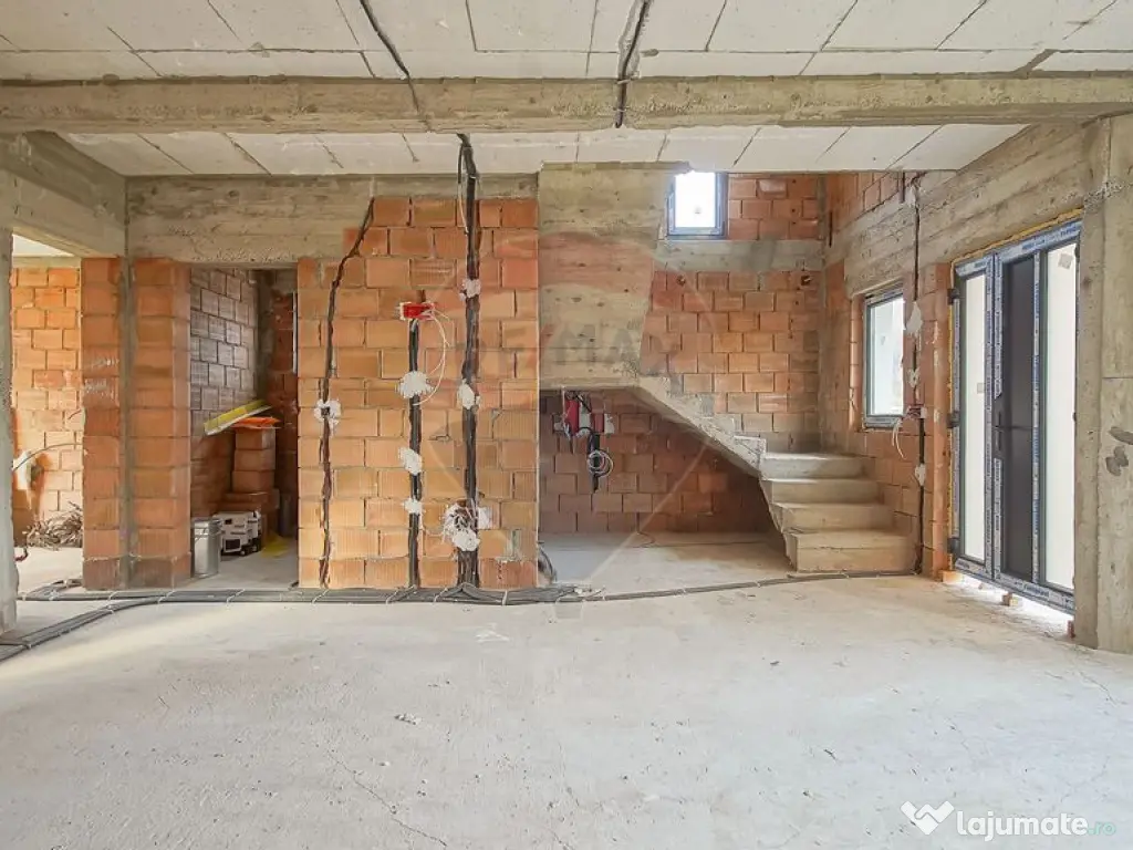 Casă Individuală 5 Camere în Tărlungeni – Zonă Cen... 