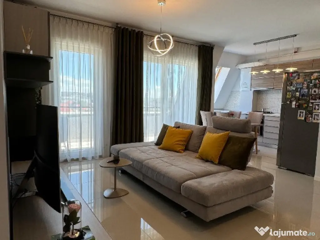 Apartament 3 camere de vanzare, zona Intre Lacuri