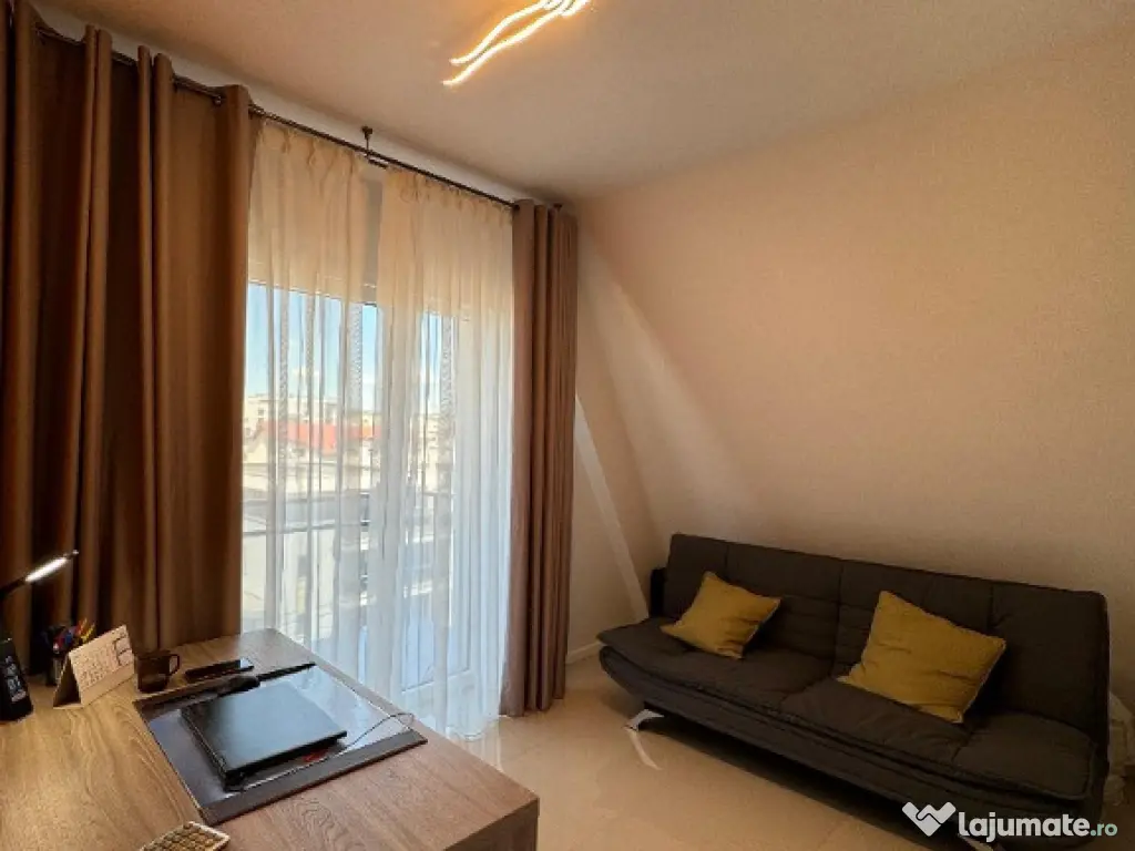 Apartament 3 camere de vanzare, zona Intre Lacuri 