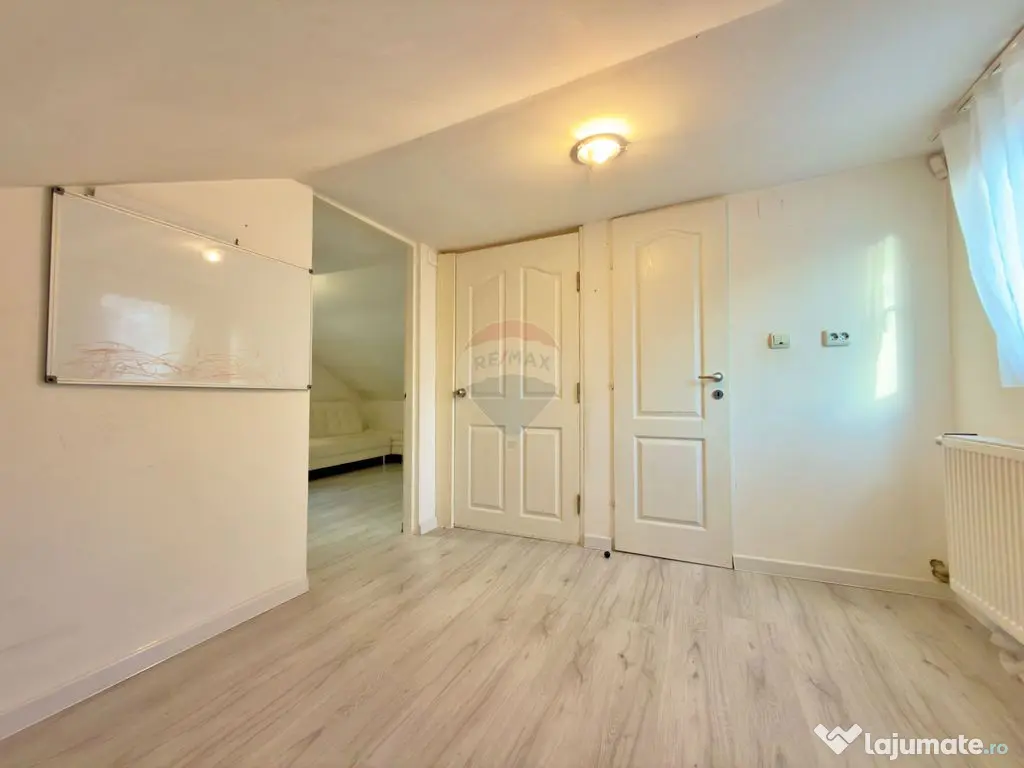 Casă cu 5 camere de vânzare în zona 3 Insule, Arad 