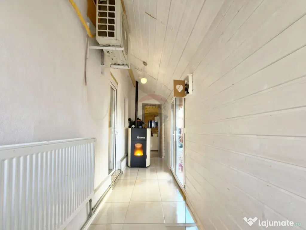 Casă cu 5 camere de vânzare în zona 3 Insule, Arad 