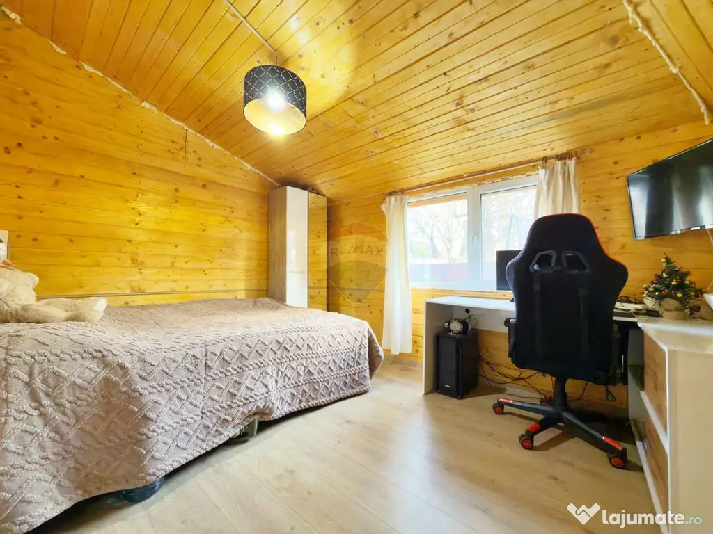 Casă cu 5 camere de vânzare în zona 3 Insule, Arad 