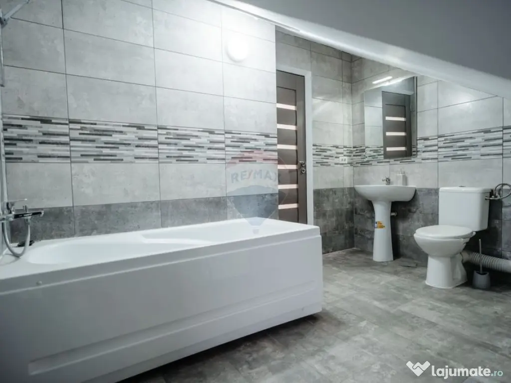 Apartament cu 3 camere de vânzare în zona Burdujeni 