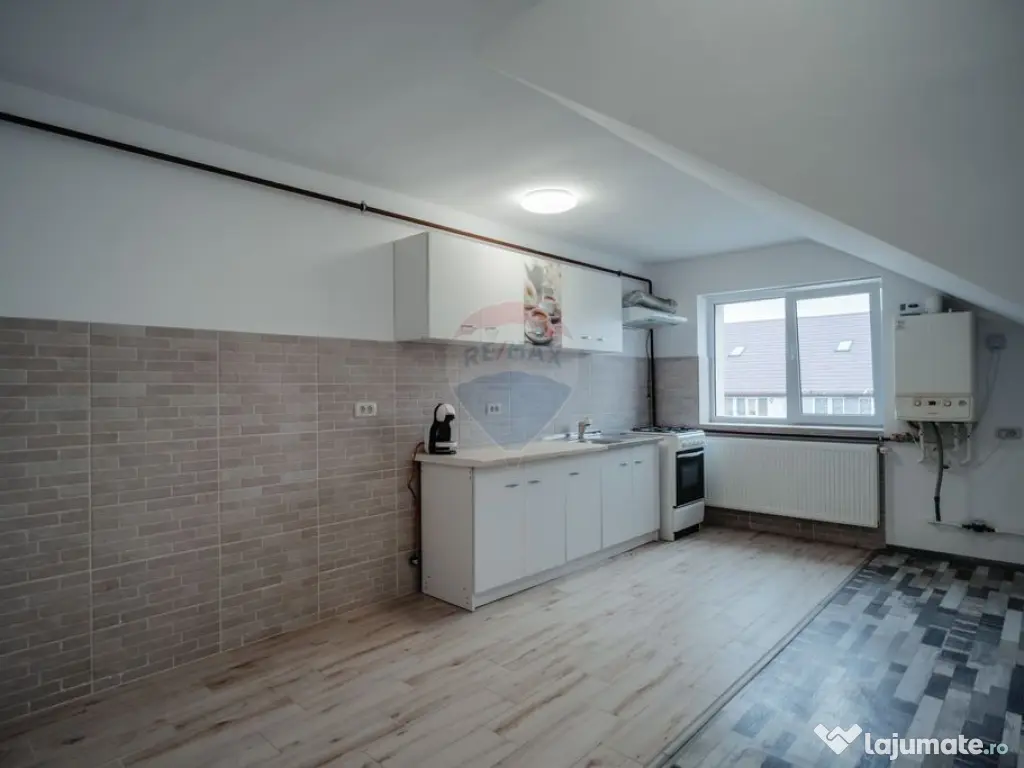 Apartament cu 3 camere de vânzare în zona Burdujeni 