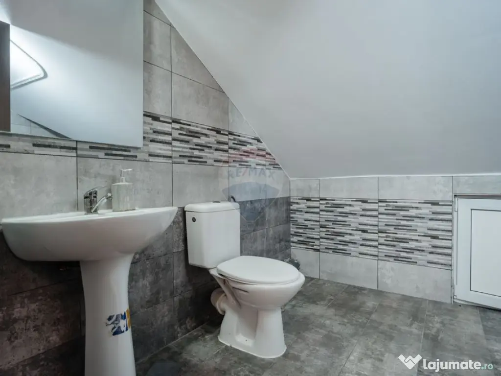 Apartament cu 3 camere de vânzare în zona Burdujeni 