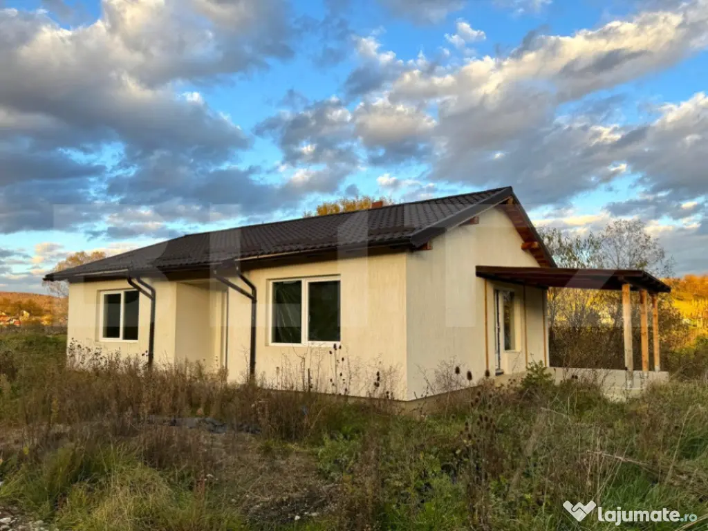 Casa de vanzare, 90 mp, zona Sigmir