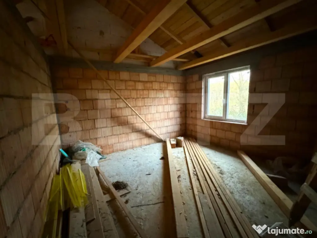 Casa de vanzare, 90 mp, zona Sigmir