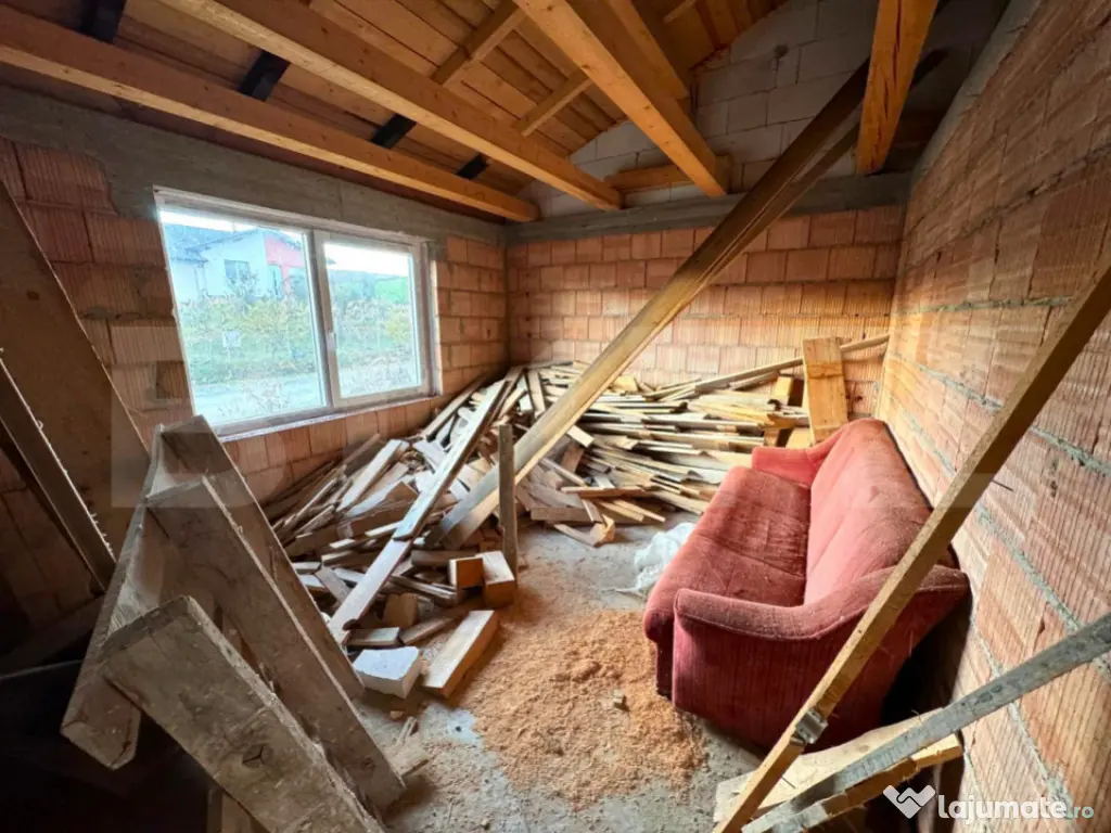 Casa de vanzare, 90 mp, zona Sigmir