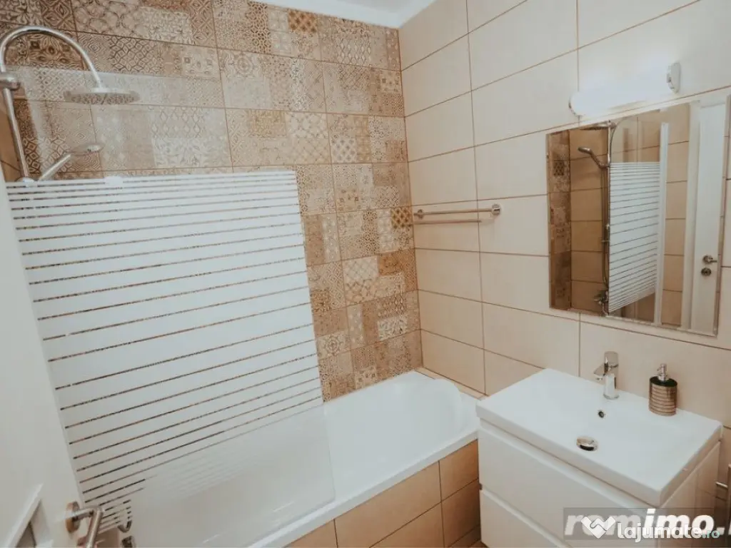 2 Camere la metrou Universitate 