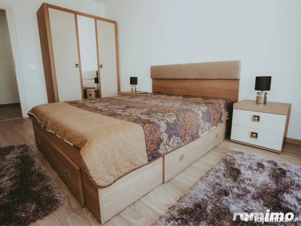 2 Camere la metrou Universitate 