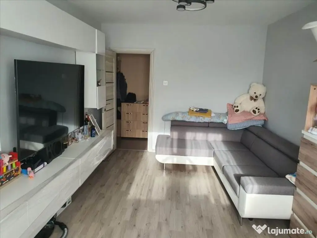 Apartament 3 camere zona Gemenii