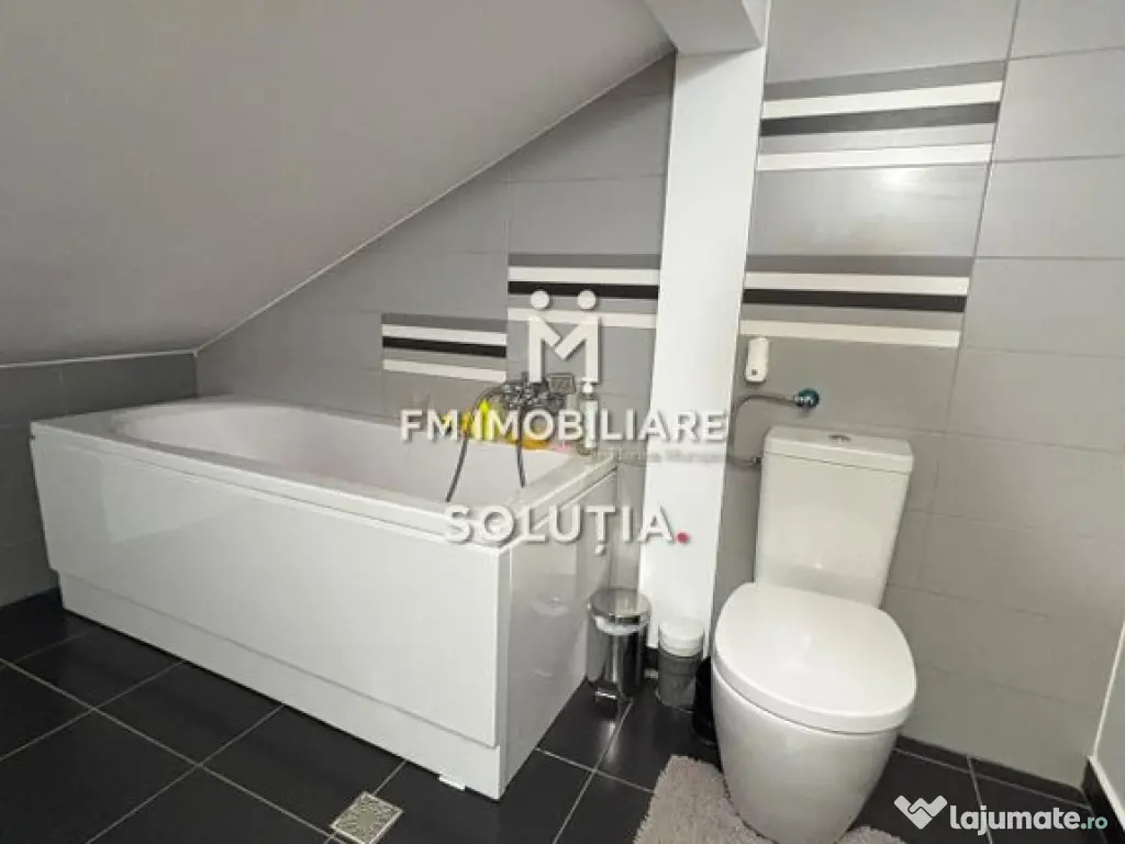 Apartament Ultracentral de vanzare pe Două Niveluri 