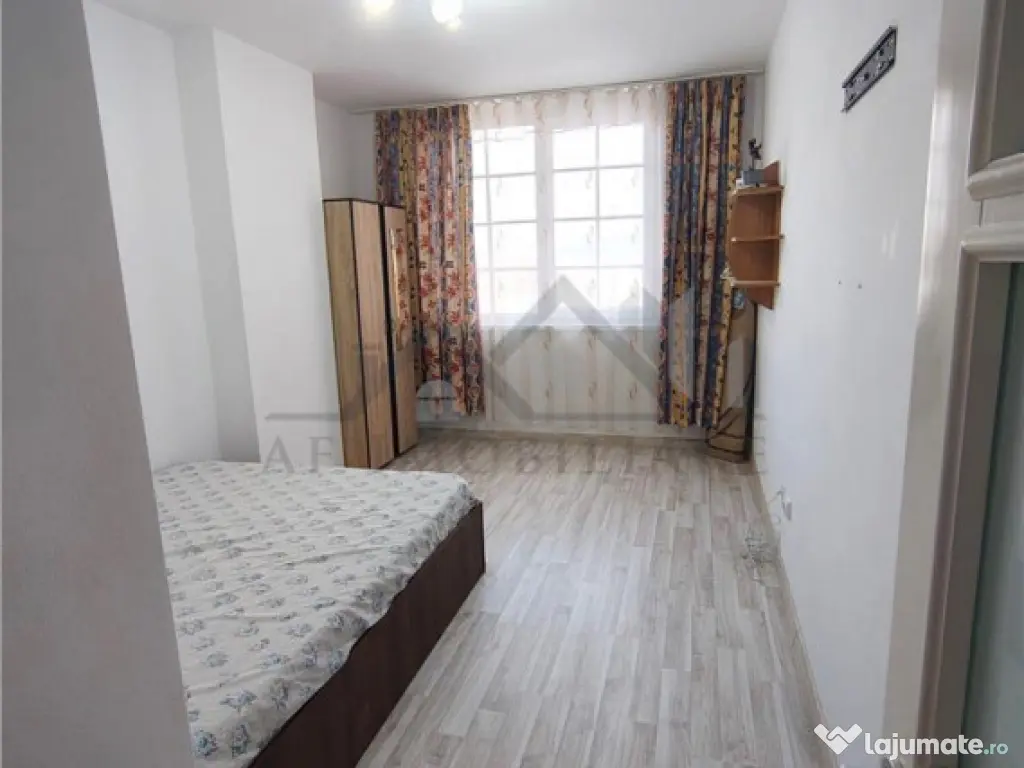Apartament 3 camere zona CUG 