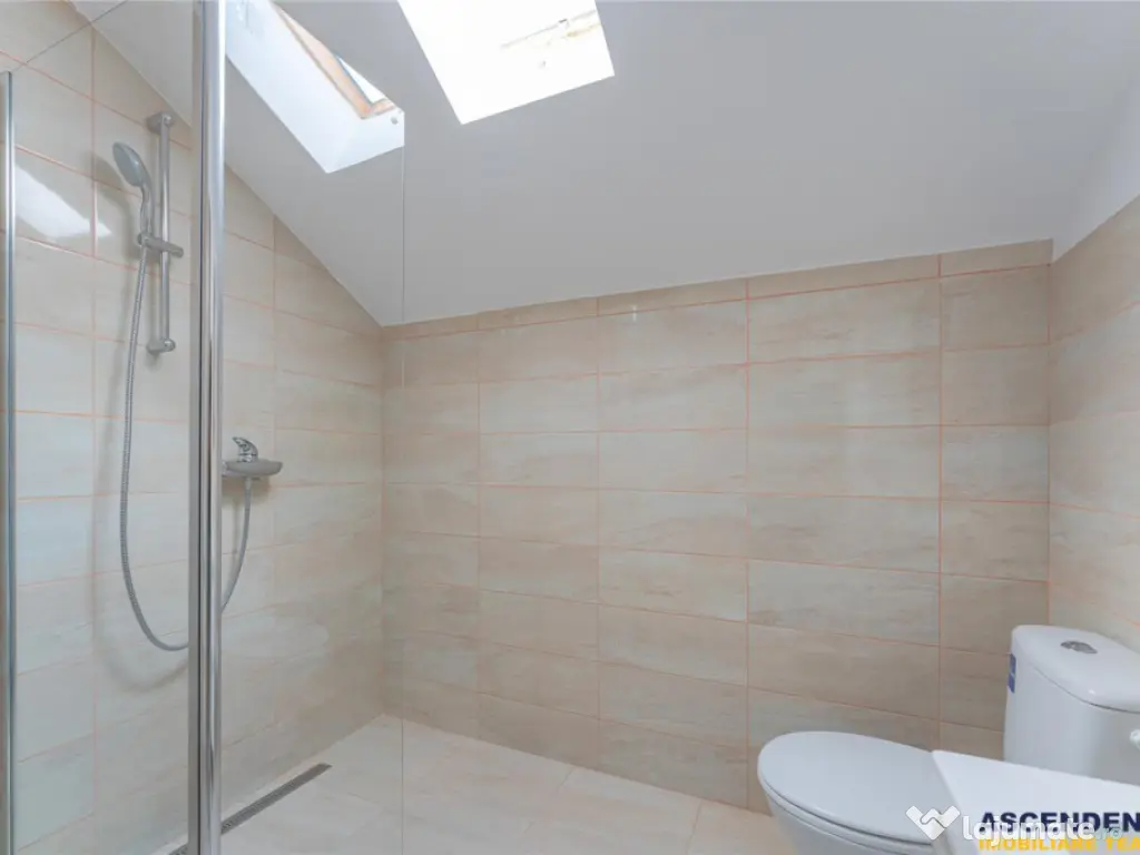 OFERTA TRANZACTIONATA!! Vila noua, terasa, curte, garaj, cad