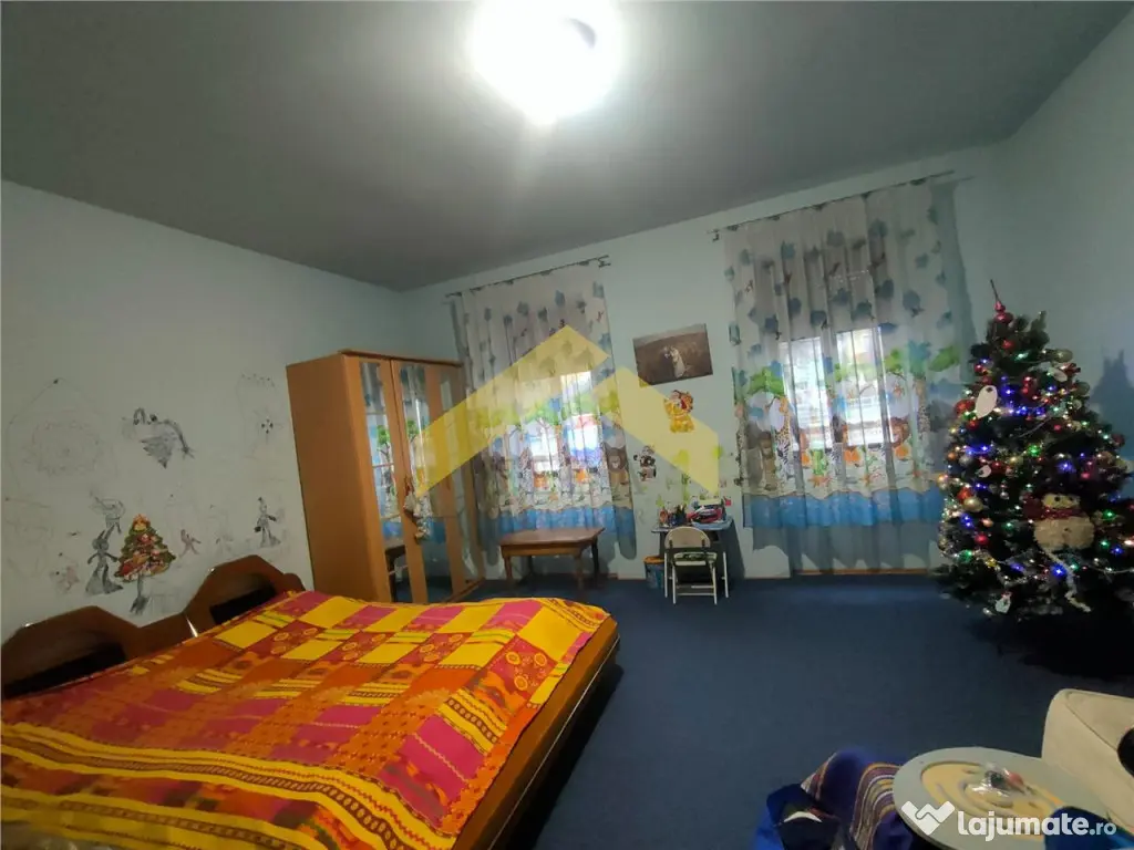 Casa de in zona Parneava