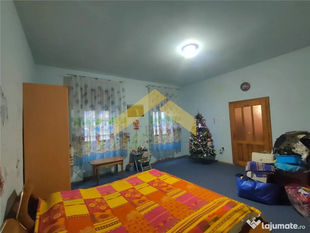 Casa de in zona Parneava