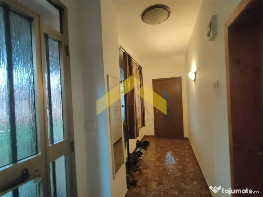 Casa de in zona Parneava