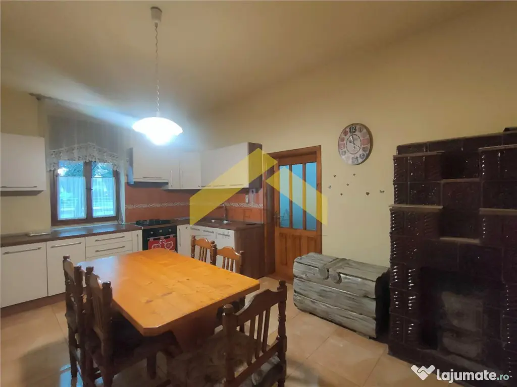 Casa de in zona Parneava