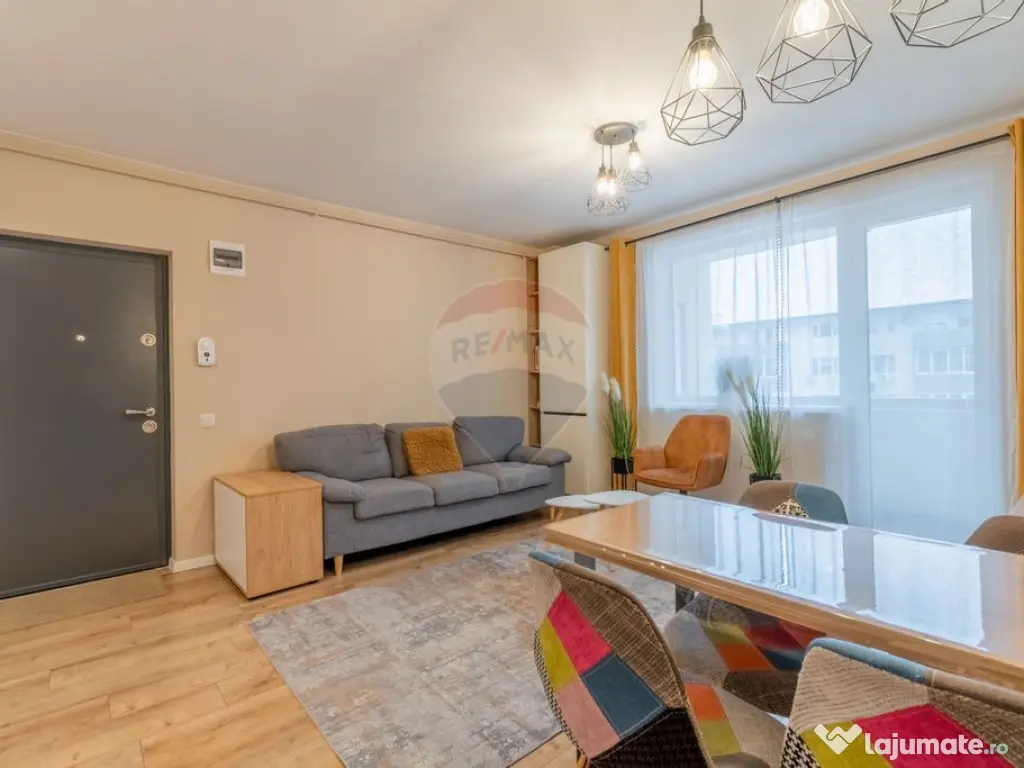 De închiriat – Apartament cu 3 camere, boxă și parca... 